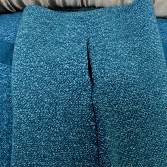 2/$15 Cropped Long sleeve shirt by Maori Hook - Picture 6 of 7